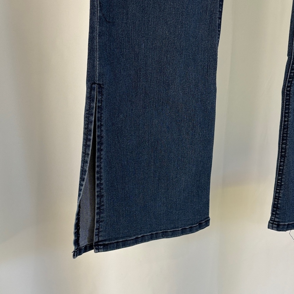 Women's Wit and Wisdom Blue Jeans - Picture 4 of 8